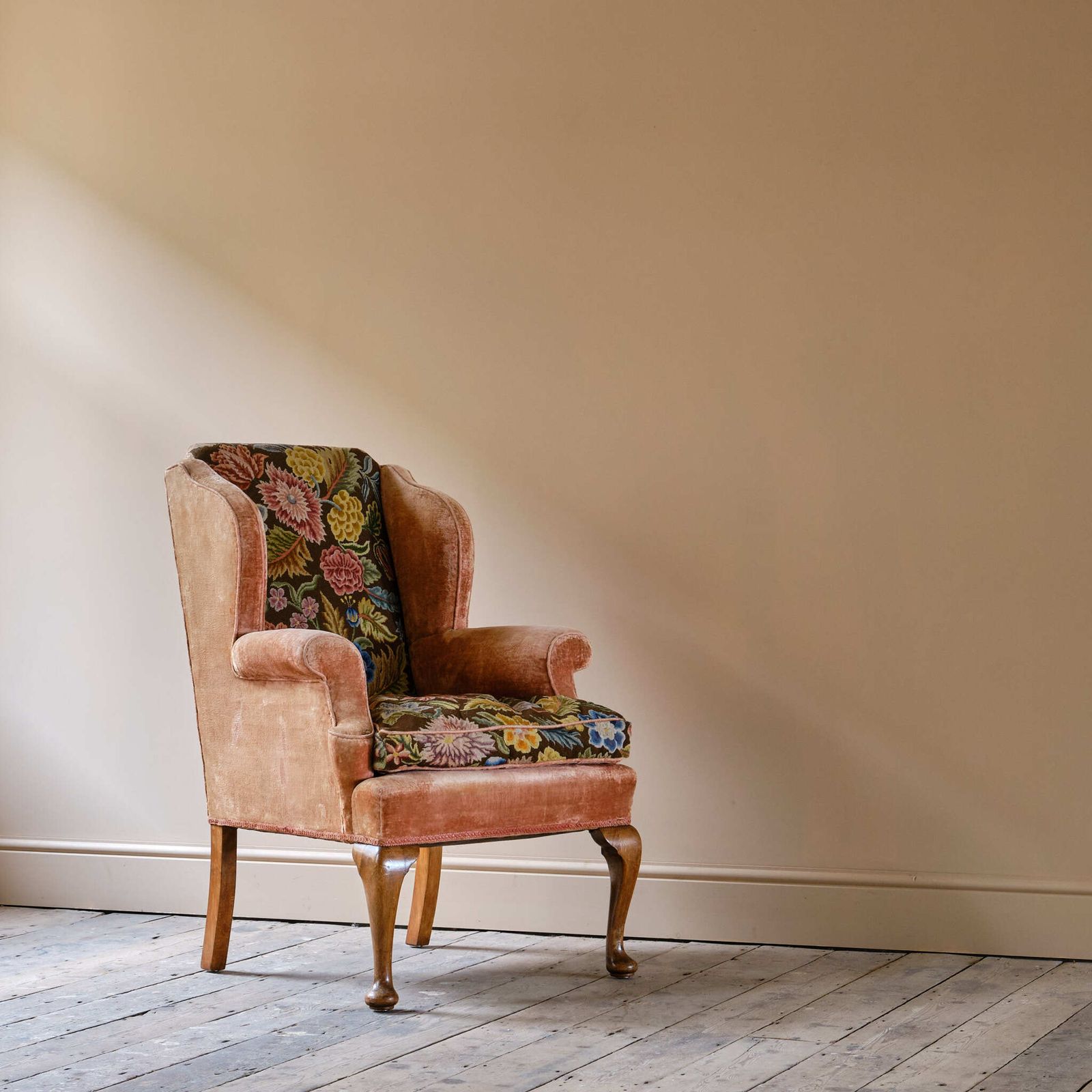photo furniture Antique Early 20th Century Wingback Armchair