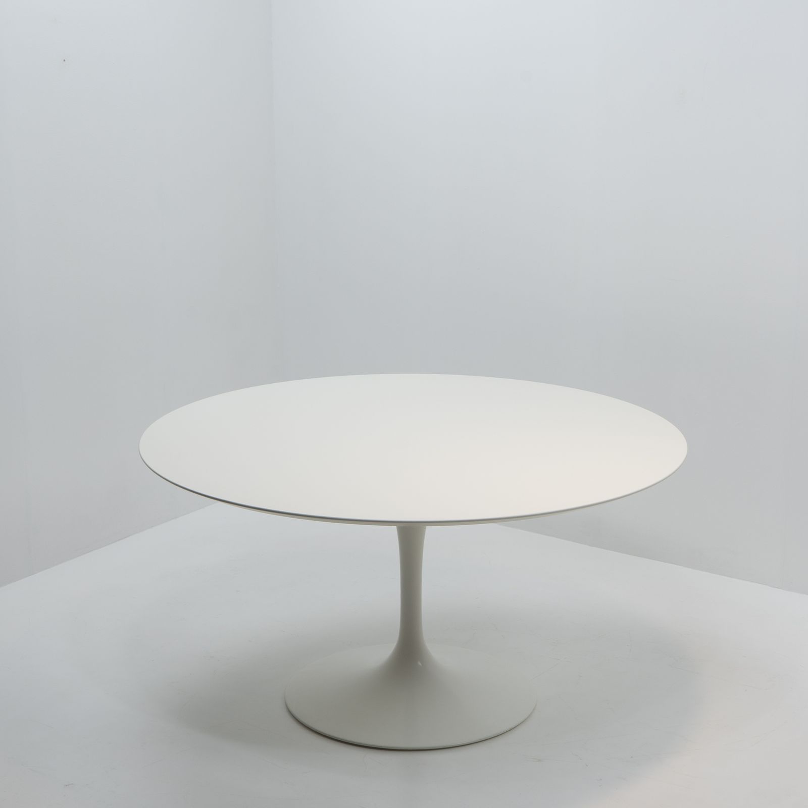 2900.0 Saarinen 137 Cm Round Dining Table For Knoll International, 1970s photo