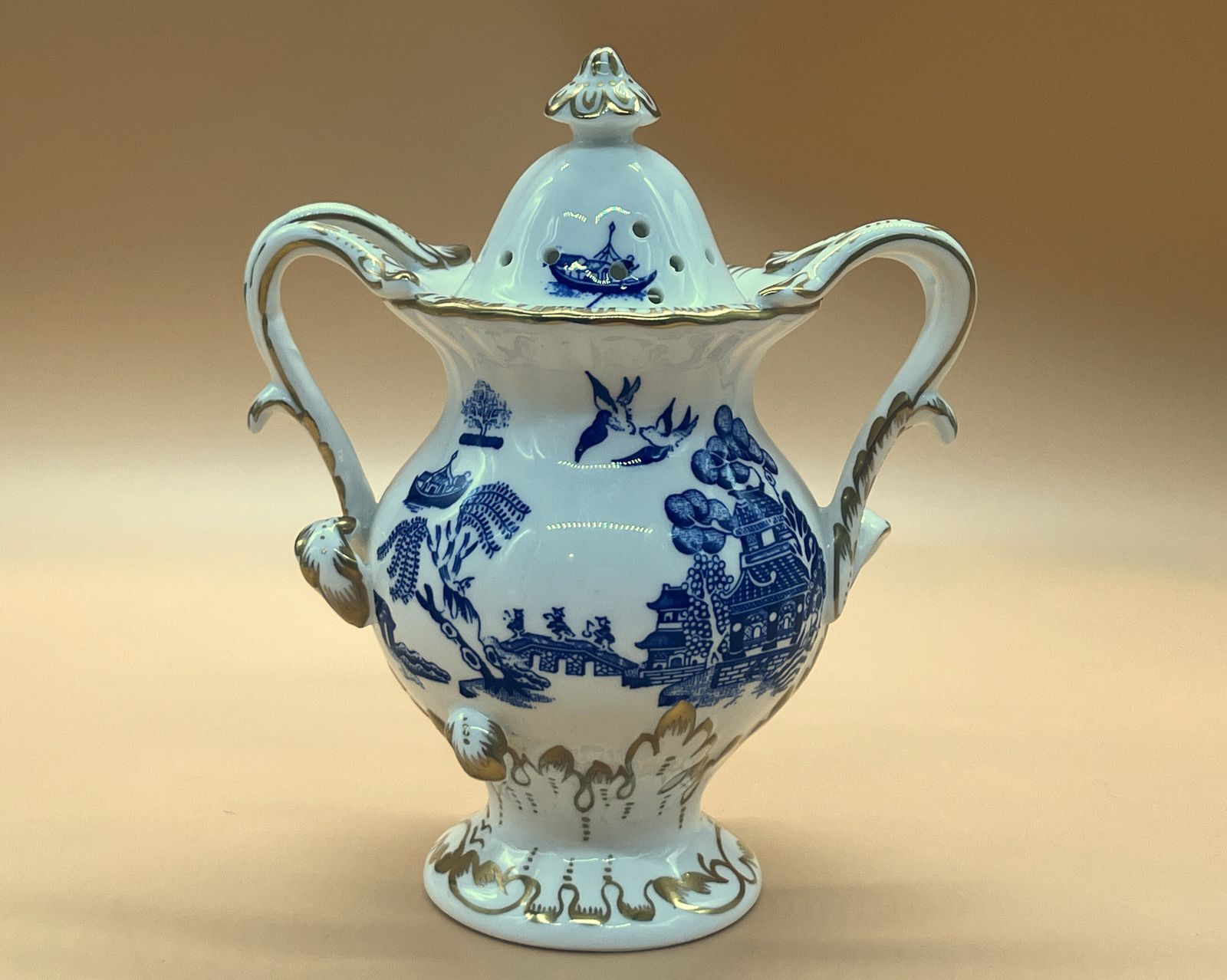 Beautifully Delicate Coalport China Blue Willow Potpourri Jar With Lid.