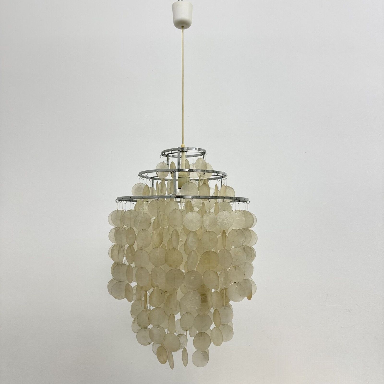 Mid Century Hanglamp In De Stijl Van Verner Panton, Parelmoer Capiz Schelp, Ca. Jaren 1970 photo Verlichting
