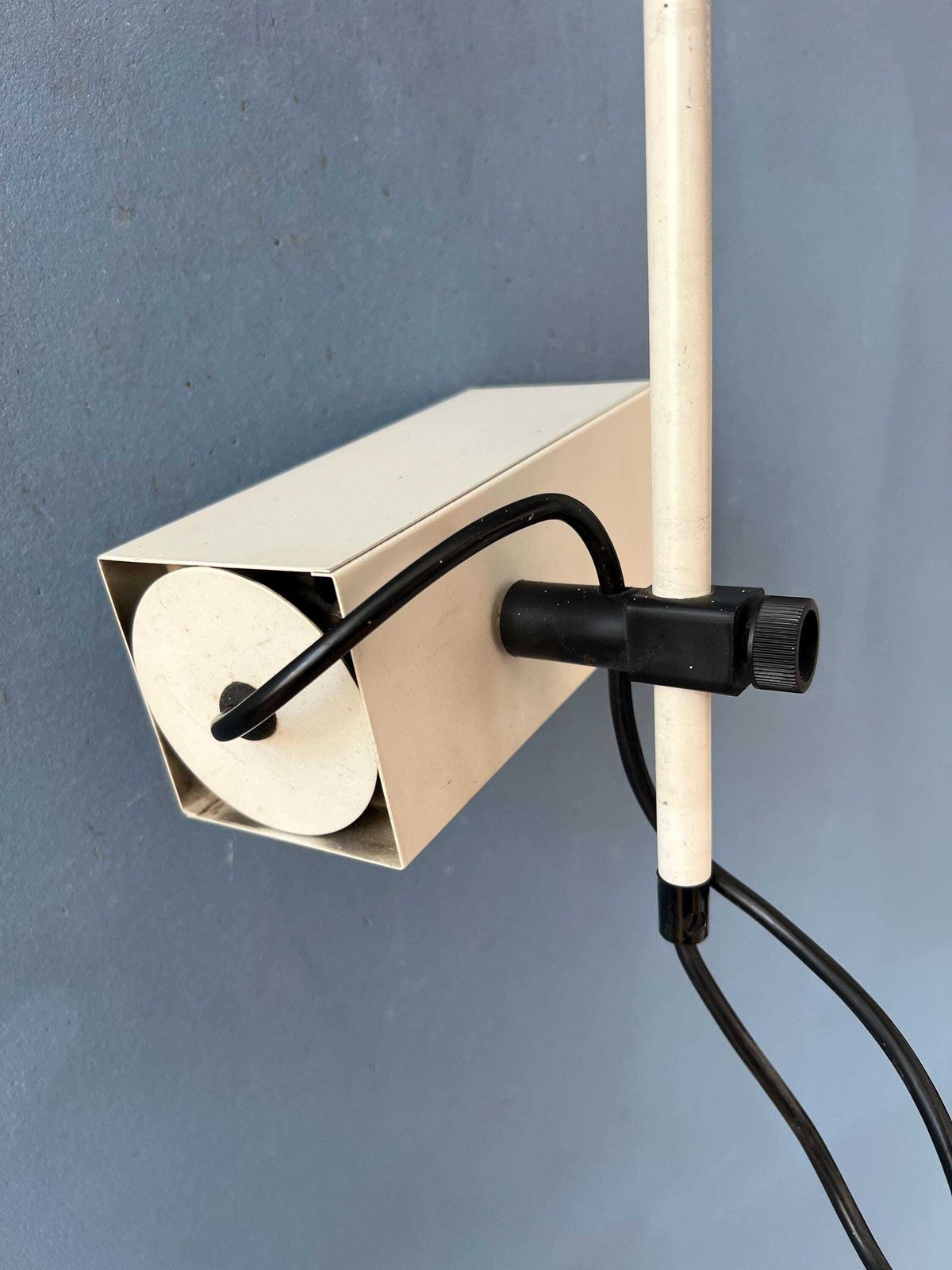 photo vinterior Vintage Philips Beige Pendellamp Met Stang