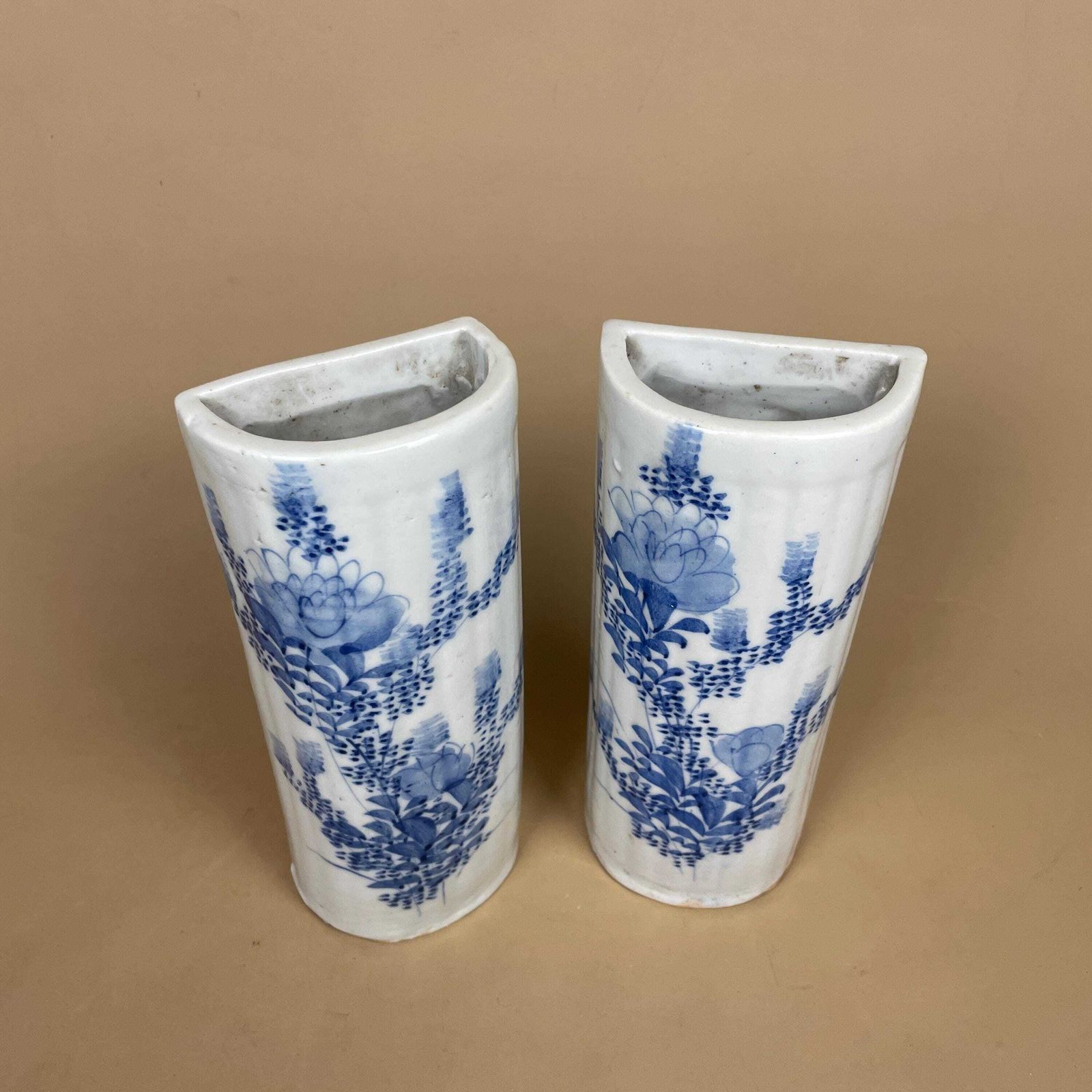2 Vintage Ceramic Wall Mounted Planter Pocket Vase Floral Oriental Hanging Antique Pot Hanger Indoor Decorative Hand Painted Blue White photo vinterior