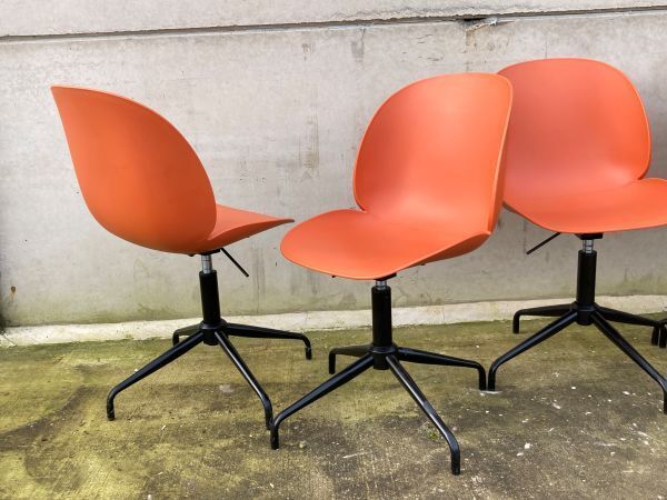 A Set Of 6 Mid Century Styled Swivel Dining Chairs photo 390.0