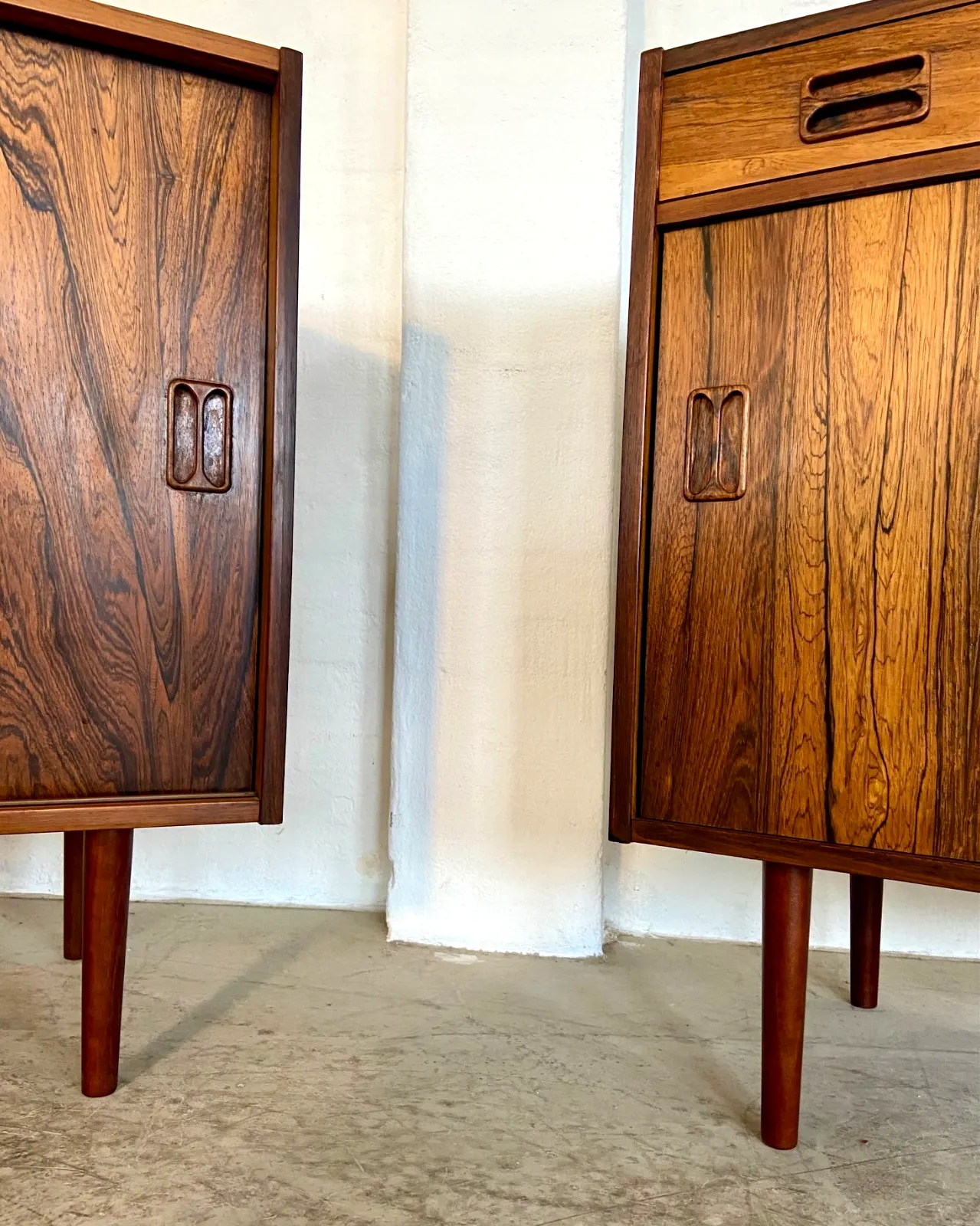 photo vintage Vintage Retro Danish Mid Century Matching Rosewood Sideboards 1960,S