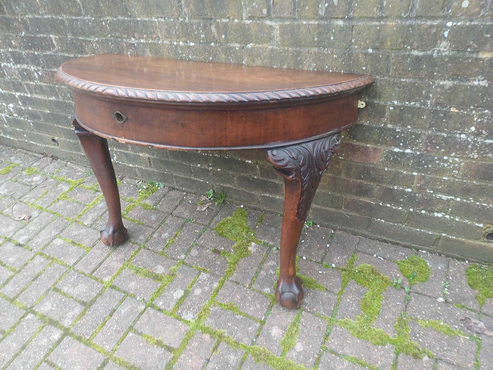 photo vintage Late Victorian Carved Mahogany Demi Lune Side Table Vintage Tables Antique Console