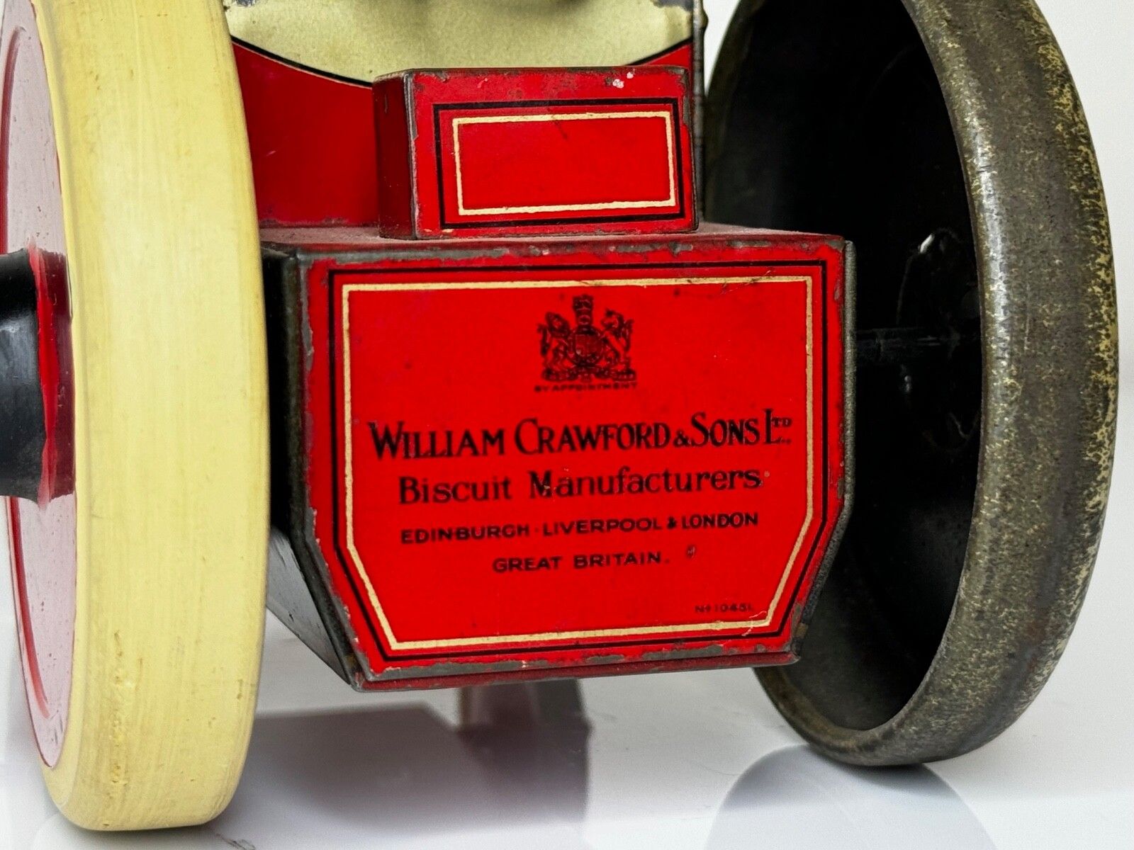 photo vintage British Art Deco Biscuit Tin Tractor By William Crawfords & Son Ltd
