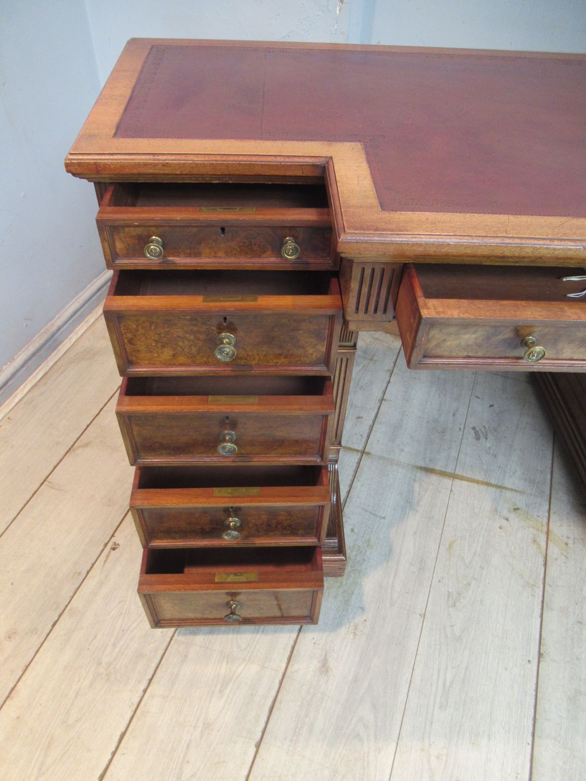photo vintage Walnut   Knee Hole Desk By Gillows,   Lancaster