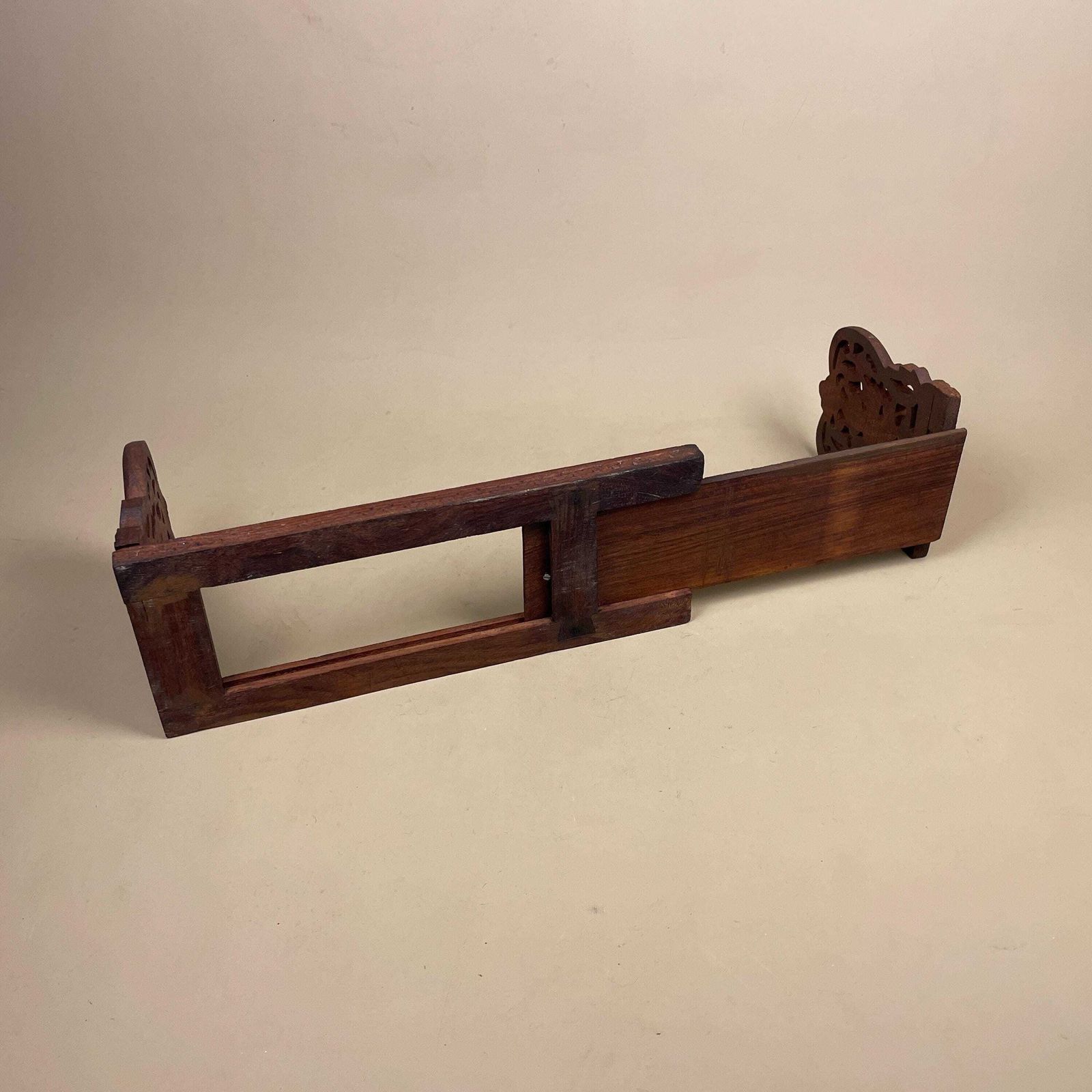 photo furniture Antique Extending Book Slide Ends Anglo Indian Hand Carved Victorian Style Shelf Display Library Novel Stand Adjustable