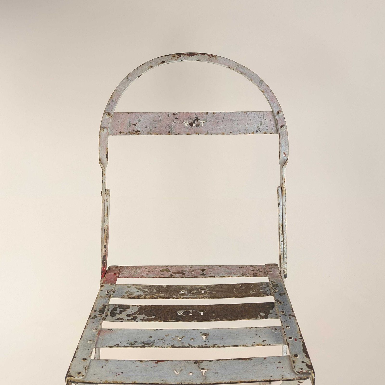 photo furniture Rare Antique French Iron Folding Garden Chair With Initials Vt, Park Bistro Seating