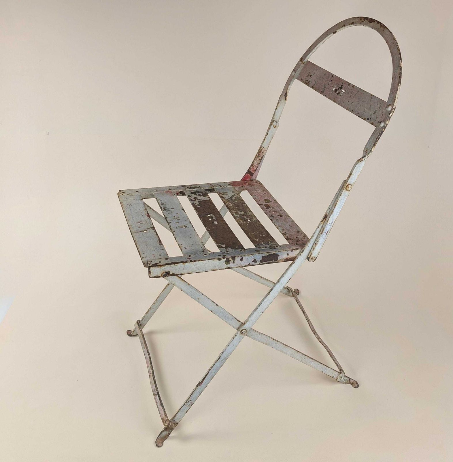 photo vinterior Rare Antique French Iron Folding Garden Chair With Initials Vt, Park Bistro Seating