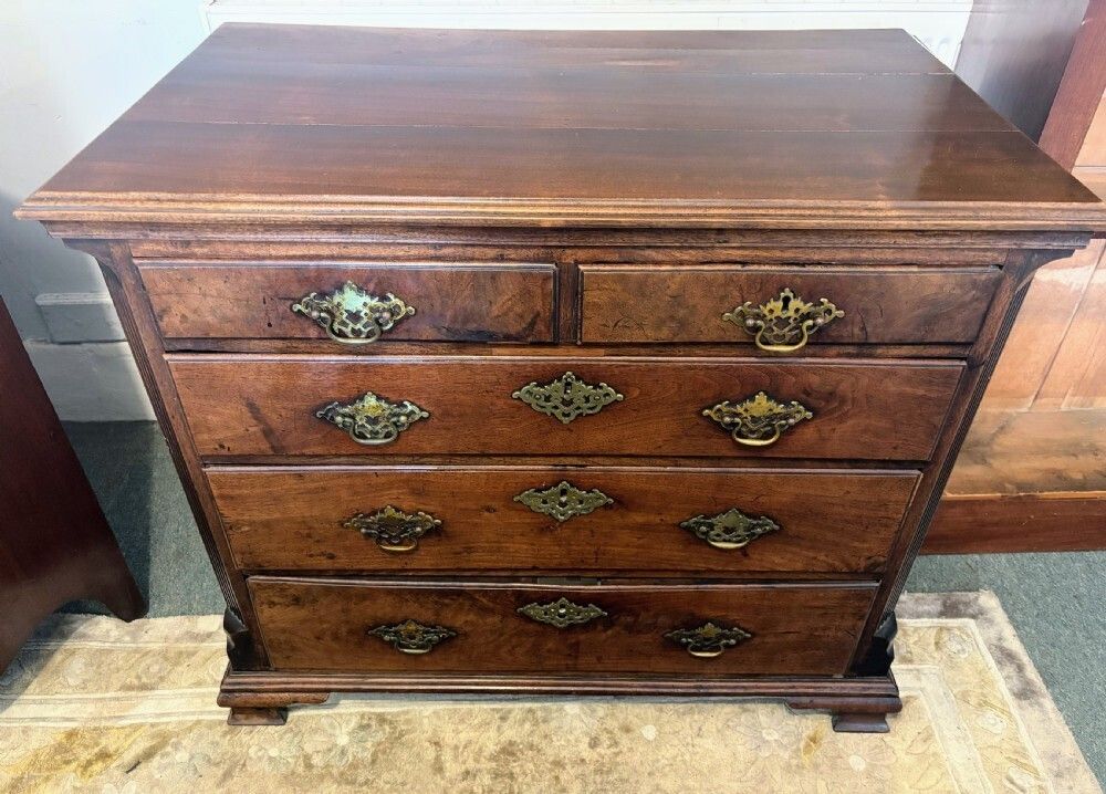 633.0 George III Walnut Small Chest Of Drawers photo