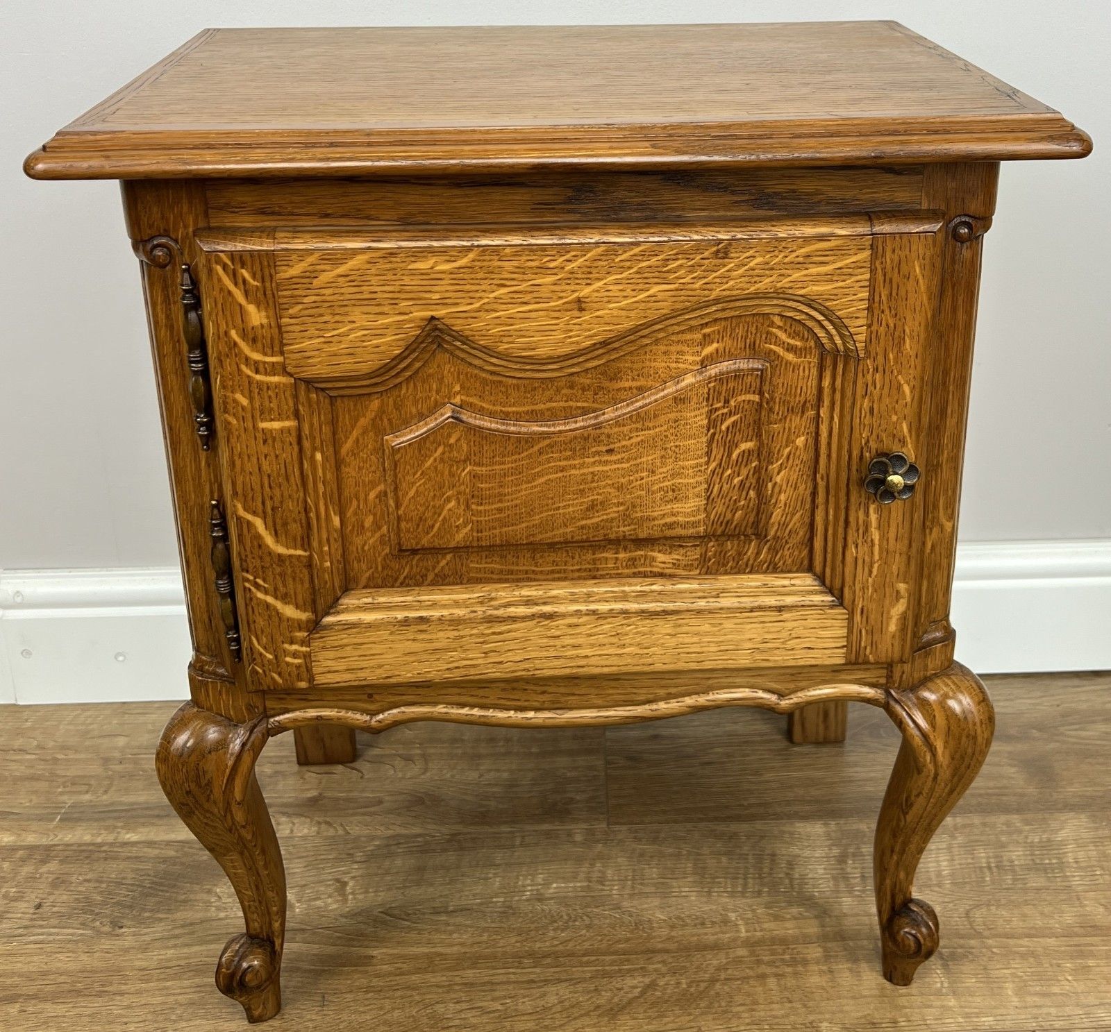 Pair Of  Bedside Tables Vintage French Louis Oak Nightstands Cabinets Lot 4911 photo Furniture