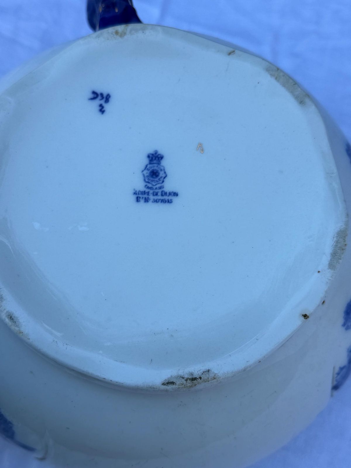 photo vintage Antique Royal Doulton Adele De Dijon Chamber Pot Blue White Edwardian Planter England