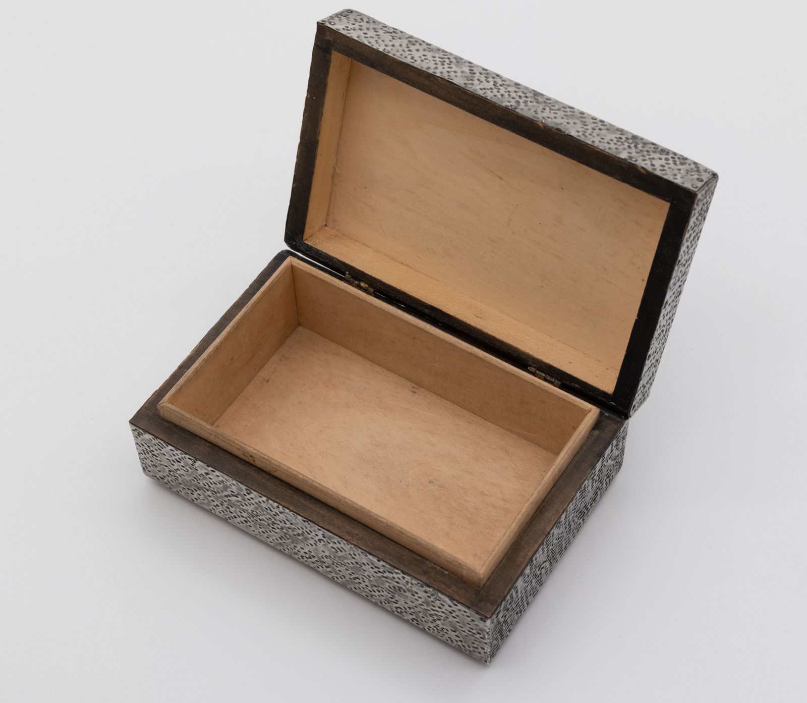 Art Deco / Arts & Crafts Pewter Small Box With Blue Glass Cabochon Casket photo 215.0