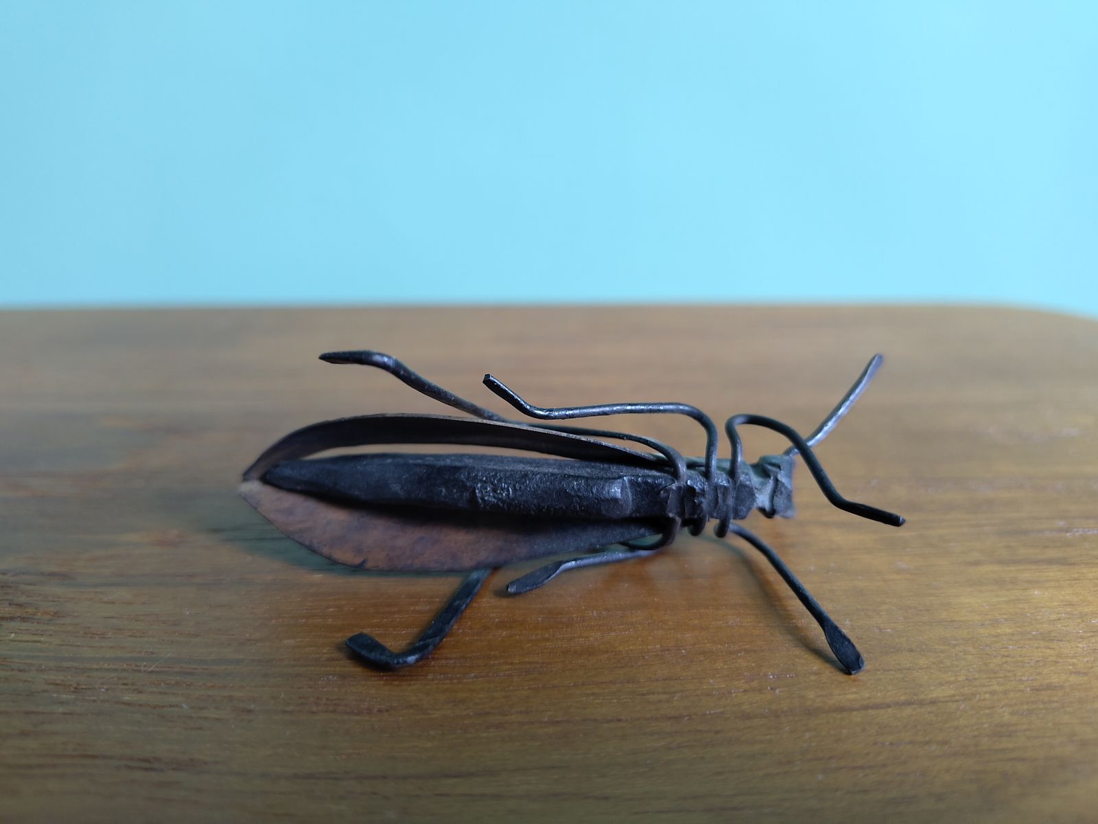photo furniture Rare Signed Pair Of Antique Japanese Articulated Metal Insects – Mantis & Cicada