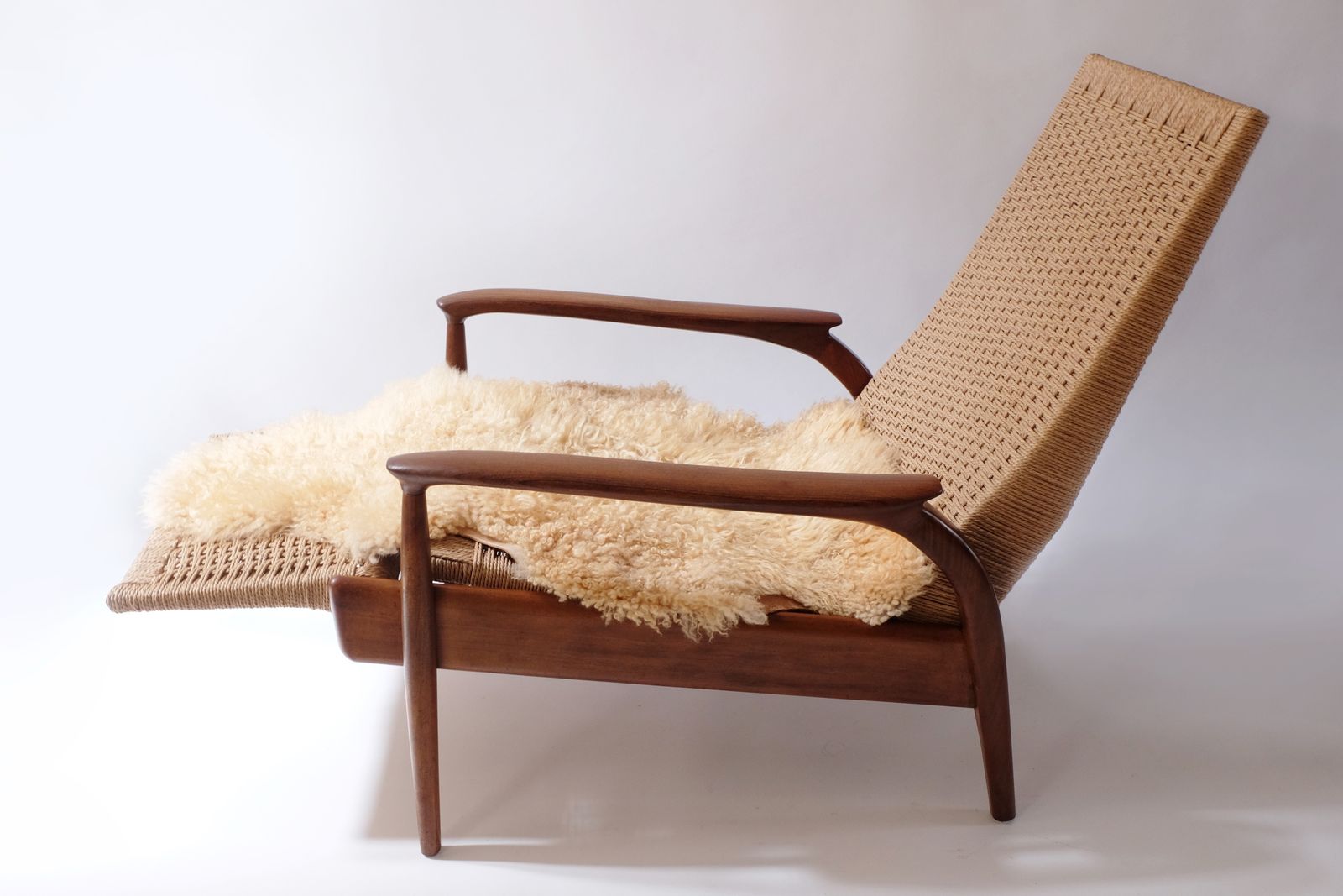 Mid Century Modern Reclining Lounge Chair