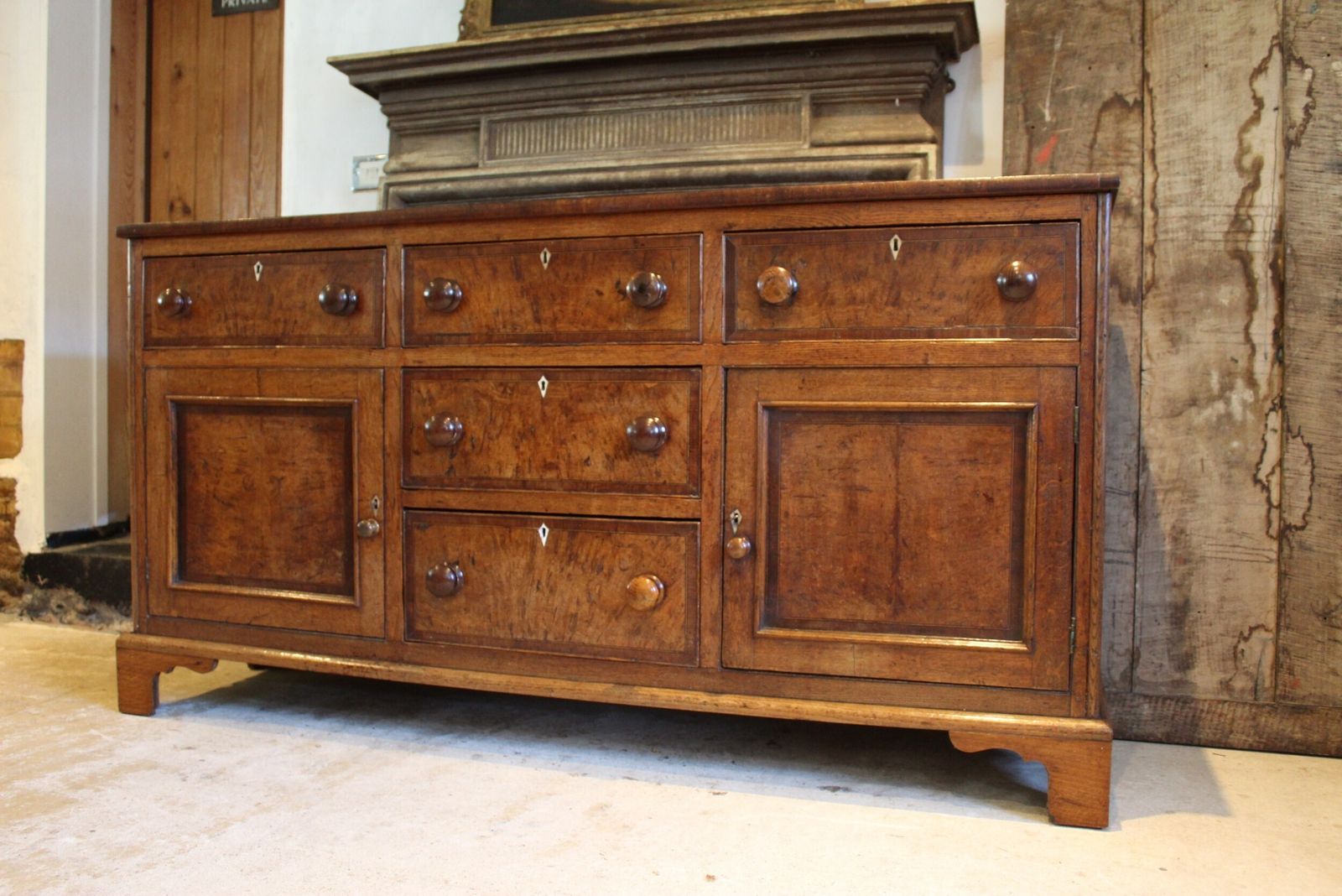 photo vinterior Dresser Rare Burr Oak George III Sideboard C1790