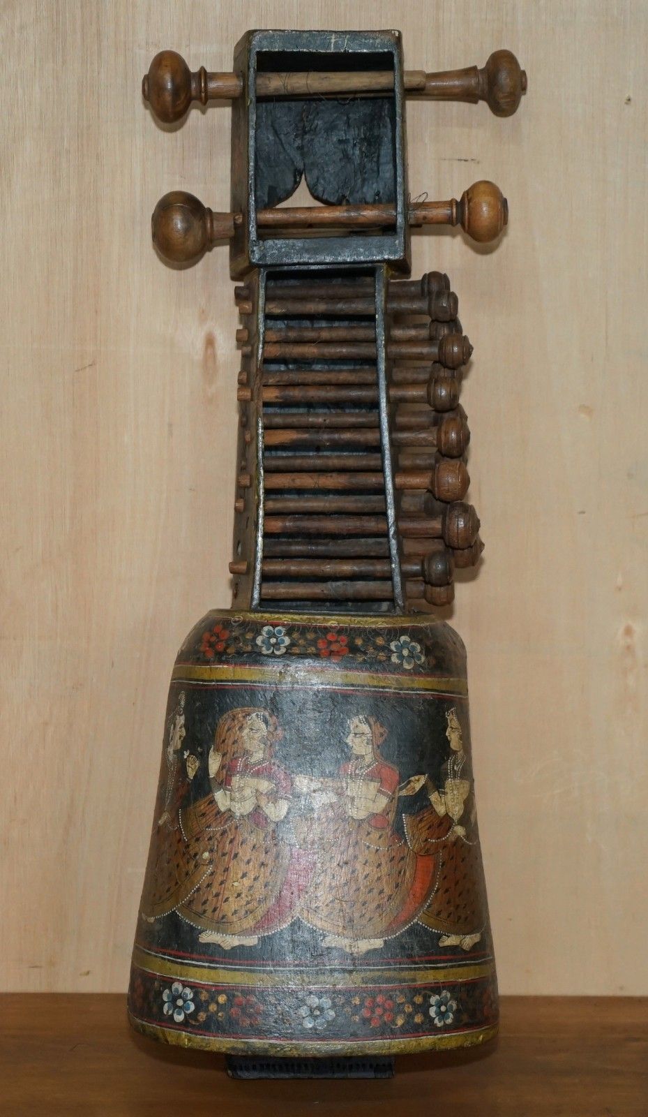 photo vinterior Hand Painted Antique Circa 1860 Indian Sindhi Sarangi Musical Instrument