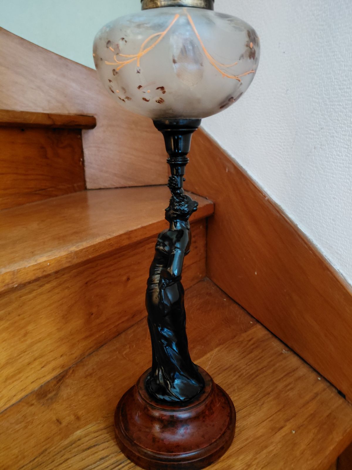 Antique French Lady Figurine Oil Lamp photo 100.0