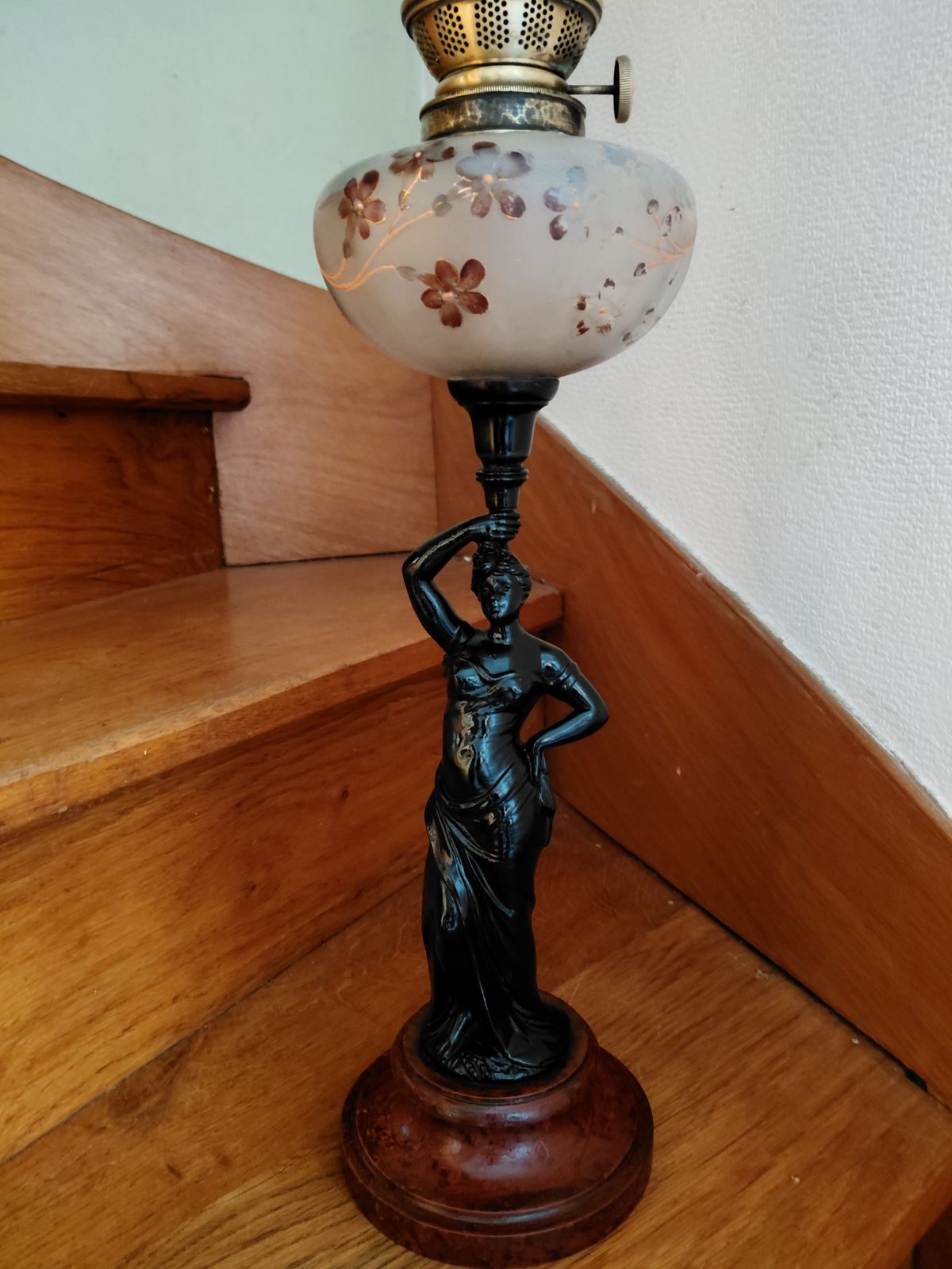 photo furniture Antique French Lady Figurine Oil Lamp