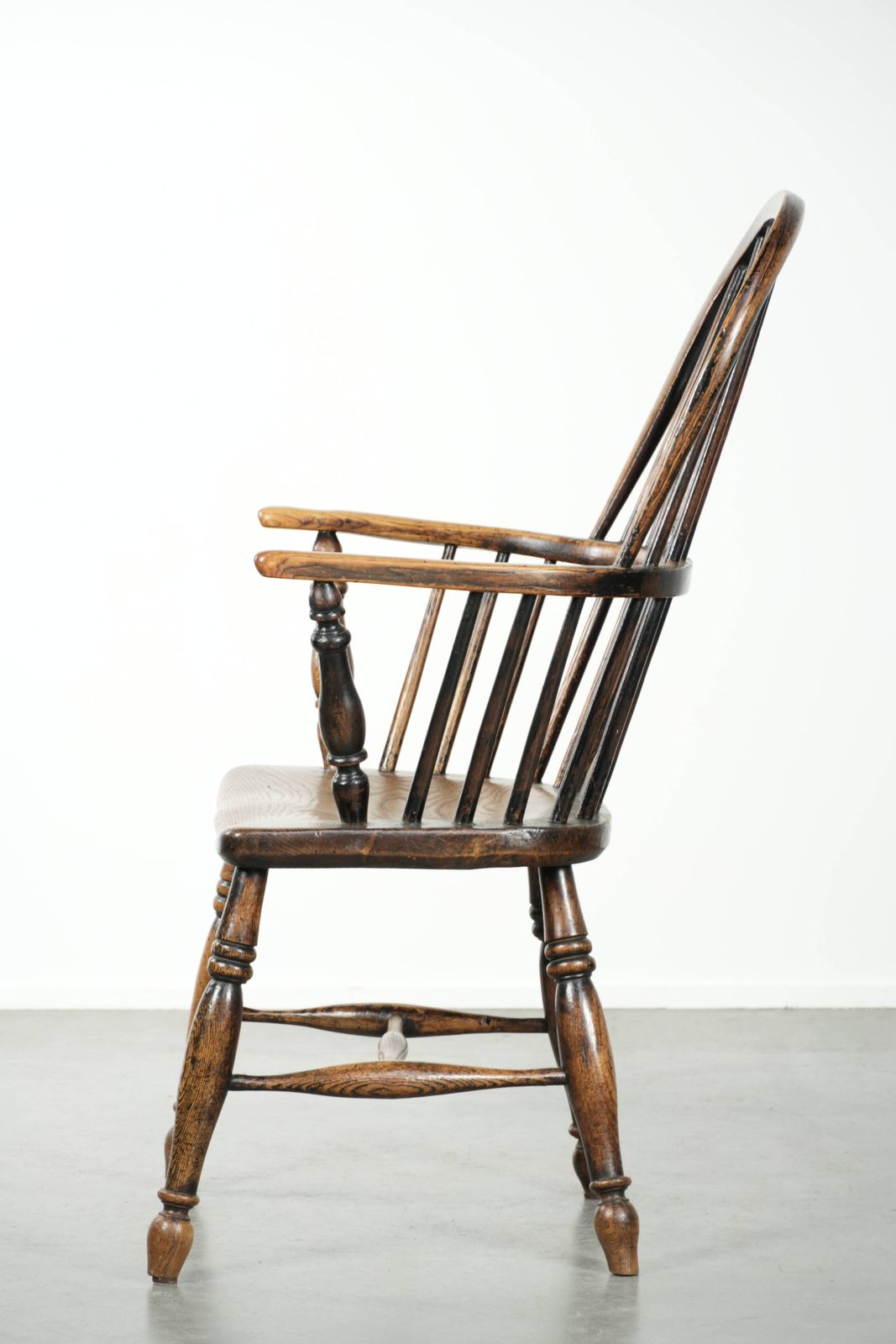 Elegant Antique English Early 19th Century Windsor Highback Chair With A Beautiful Patina And Stunning Colors. photo 506.0