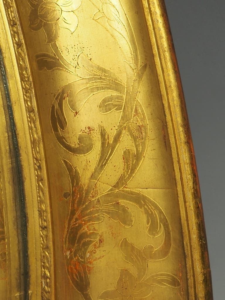 Early 19th Century French Oval Giltwood Mirror Frame (Restauration/Louis Philippe) photo for sale