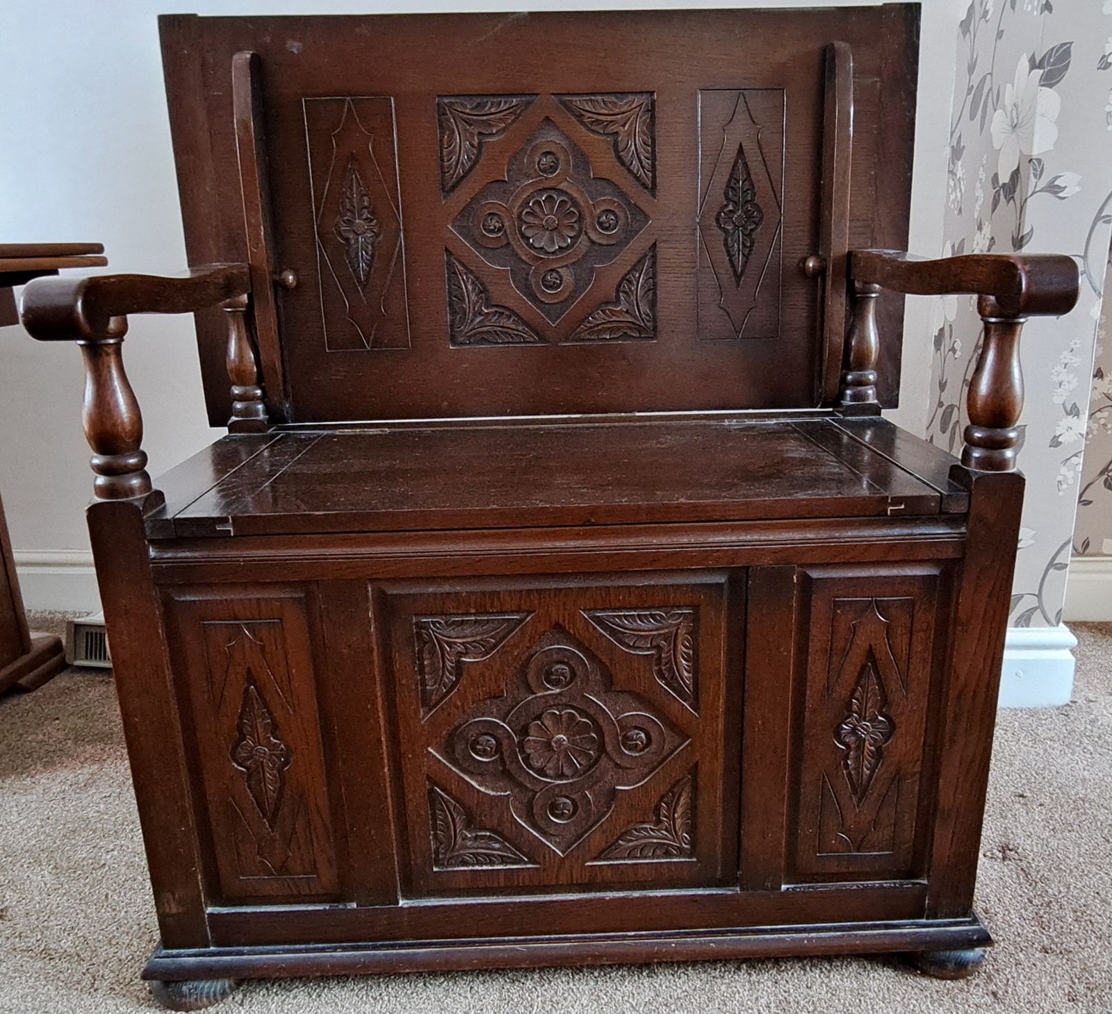 Beautiful Antique Oak Monk's Bench With Carved Panels