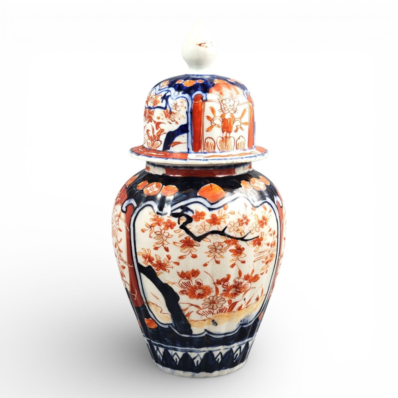 Japanese Imari Porcelain Ginger Jar With Cover, Arita, Late 19th Century