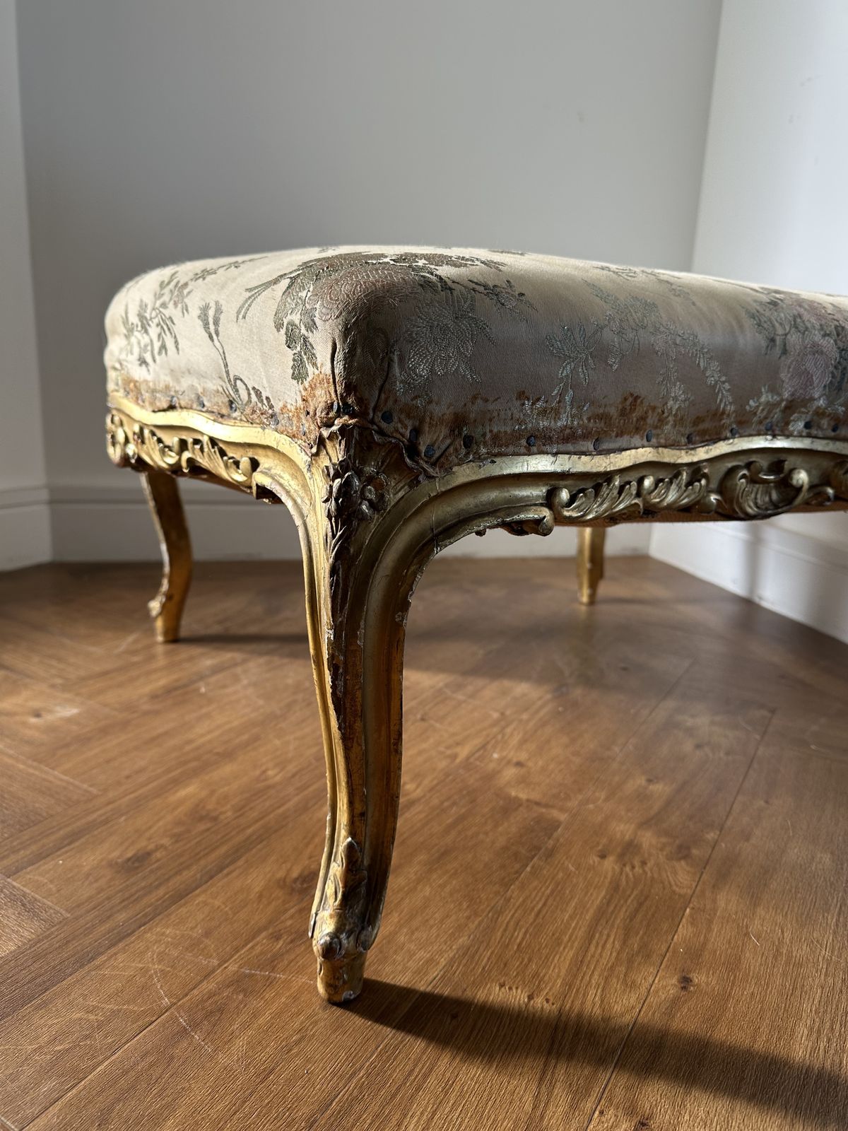 A French 19th Century Carved Giltwood And Parcel Gilt Centre Stool photo vinterior