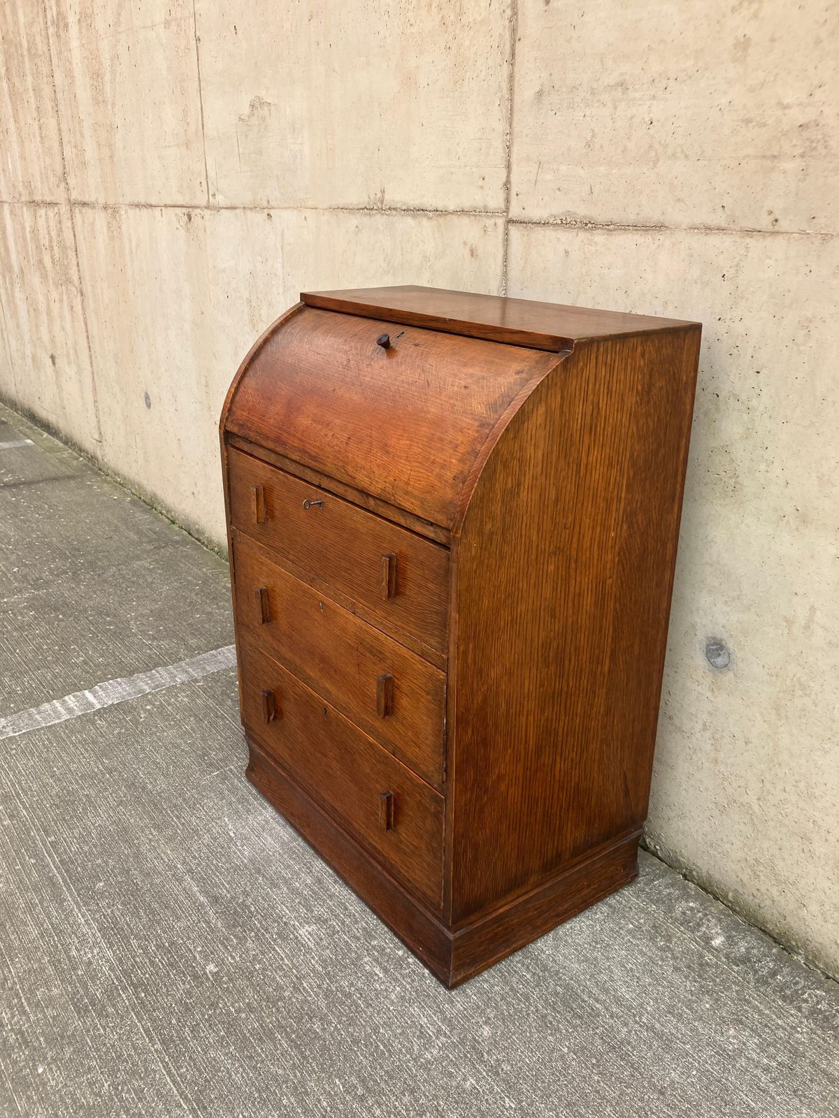 1920's English Art Deco Secretaire Desk Bureau In Oak photo vinterior