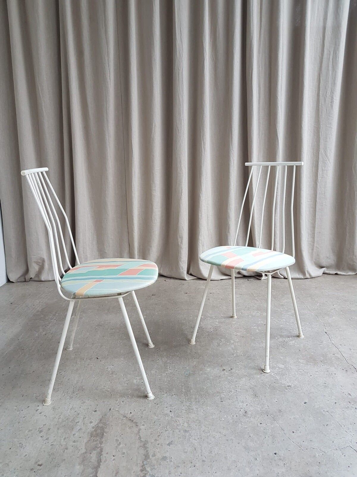 Vtg Mid Century Pair Set Of 2 White Metal Modernist Dining  Kitchen Chairs  R45 photo Furniture