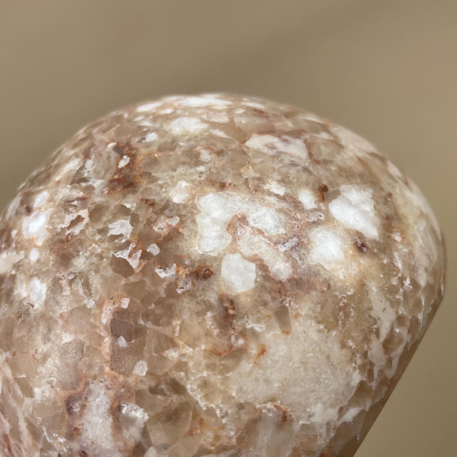 photo furniture Stone Candle Holder Natural Beige Round Tea Light Holder Ball Table Mantle Display Cream Decorative Polished Rock