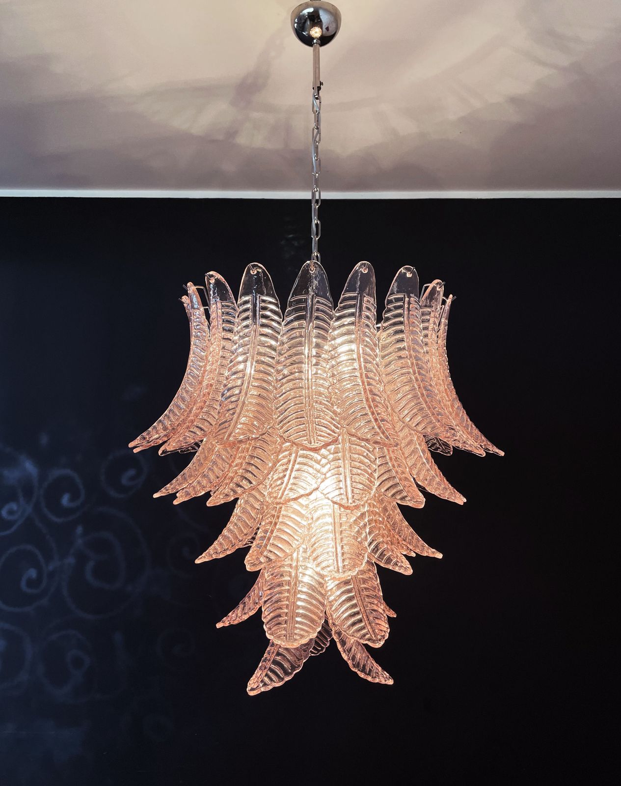 photo vintage Huge Italian Murano Six Tier Pink Felci Glass Chandelier