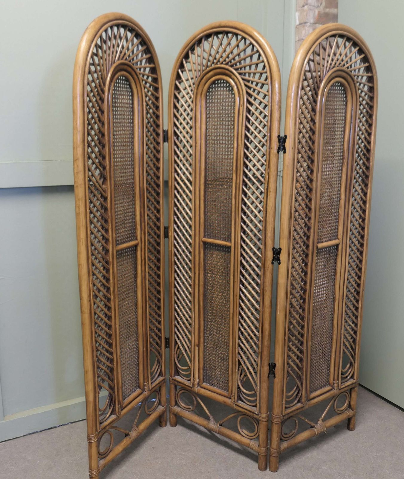 Mid Century Bamboo 3 Fold Dressing Screen, Room Divider This Is A Very Appealing Piece photo vinterior
