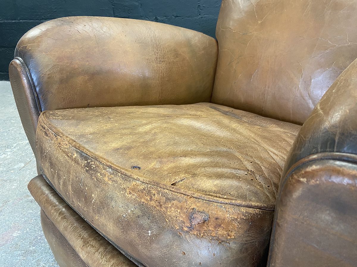 photo vinterior Pair Of Original French Vintage Leather Club Chairs
