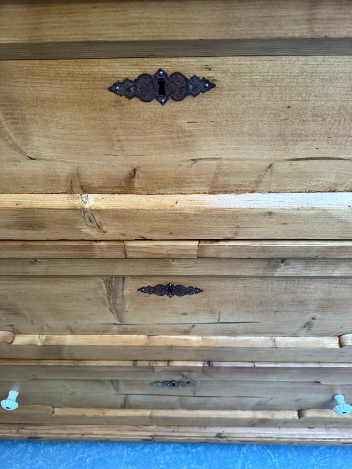 photo furniture A Pretty Antique Pine Genuine Hungarian Waxed 3 Drawer Chest Of Drawers