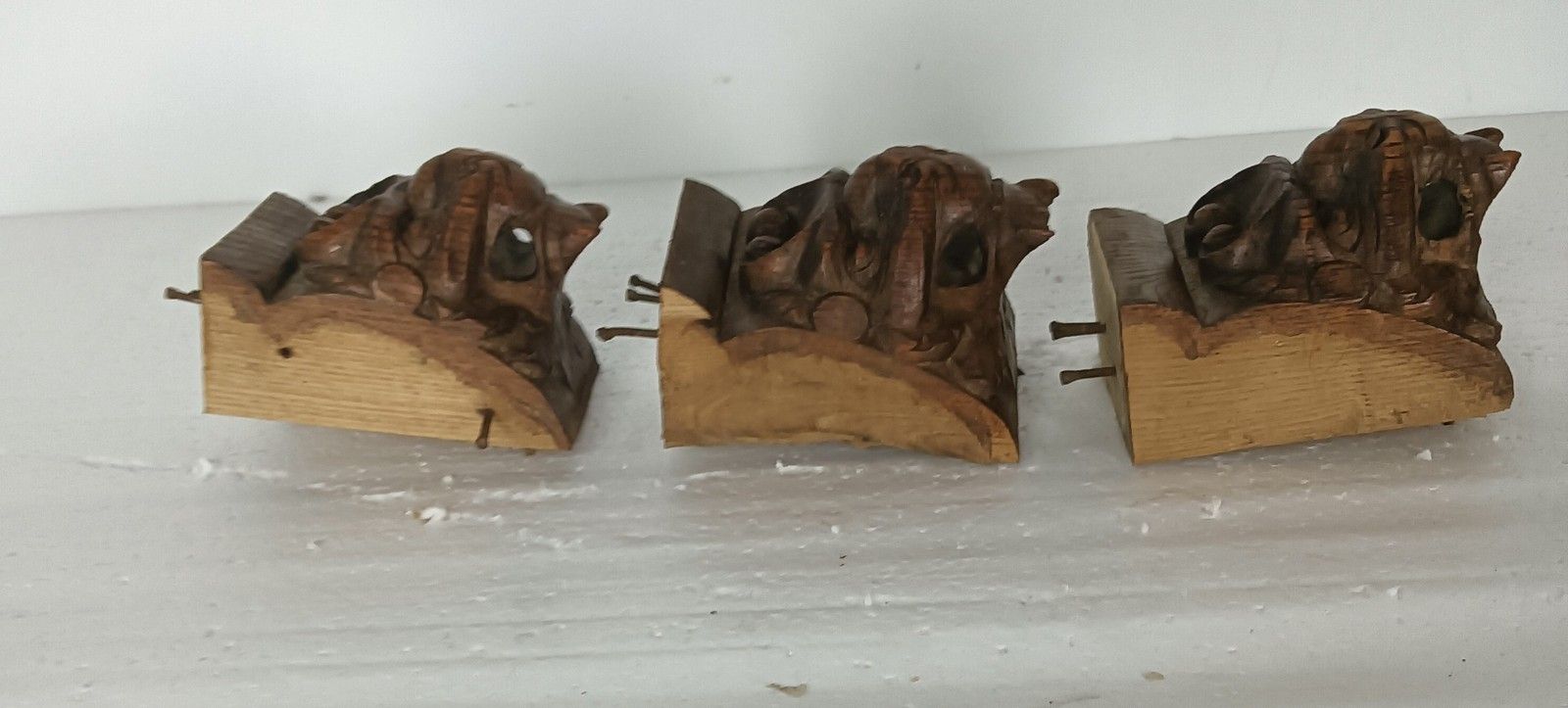 Set Of 3 Corbels Hand Carved Wood Architectural Reclaimed Lion Heads Trims Antiq photo vintage