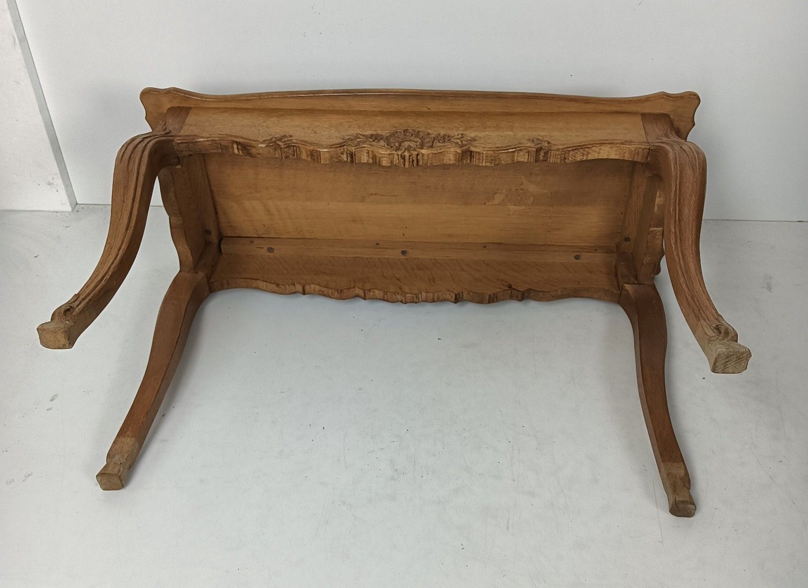 Louis XV/XVI Style  Carved Wood Vintage Side Coffee Wine Occasional Table Lovely photo vinterior
