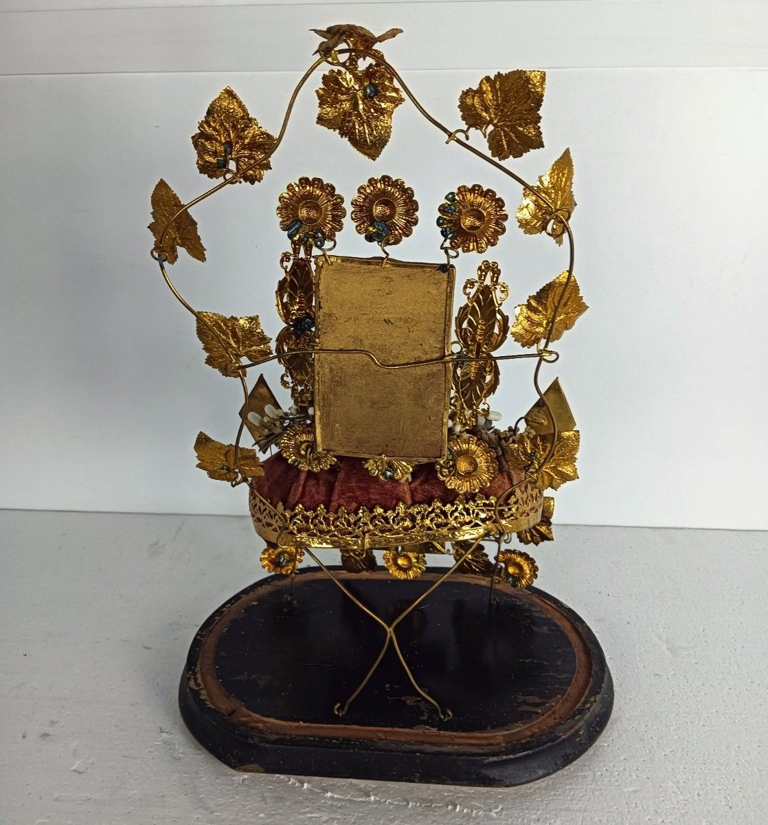 photo furniture Oval Antique 1800s Victorian French Bridal Wedding Glass Dome Gold Ormulu Gilt L
