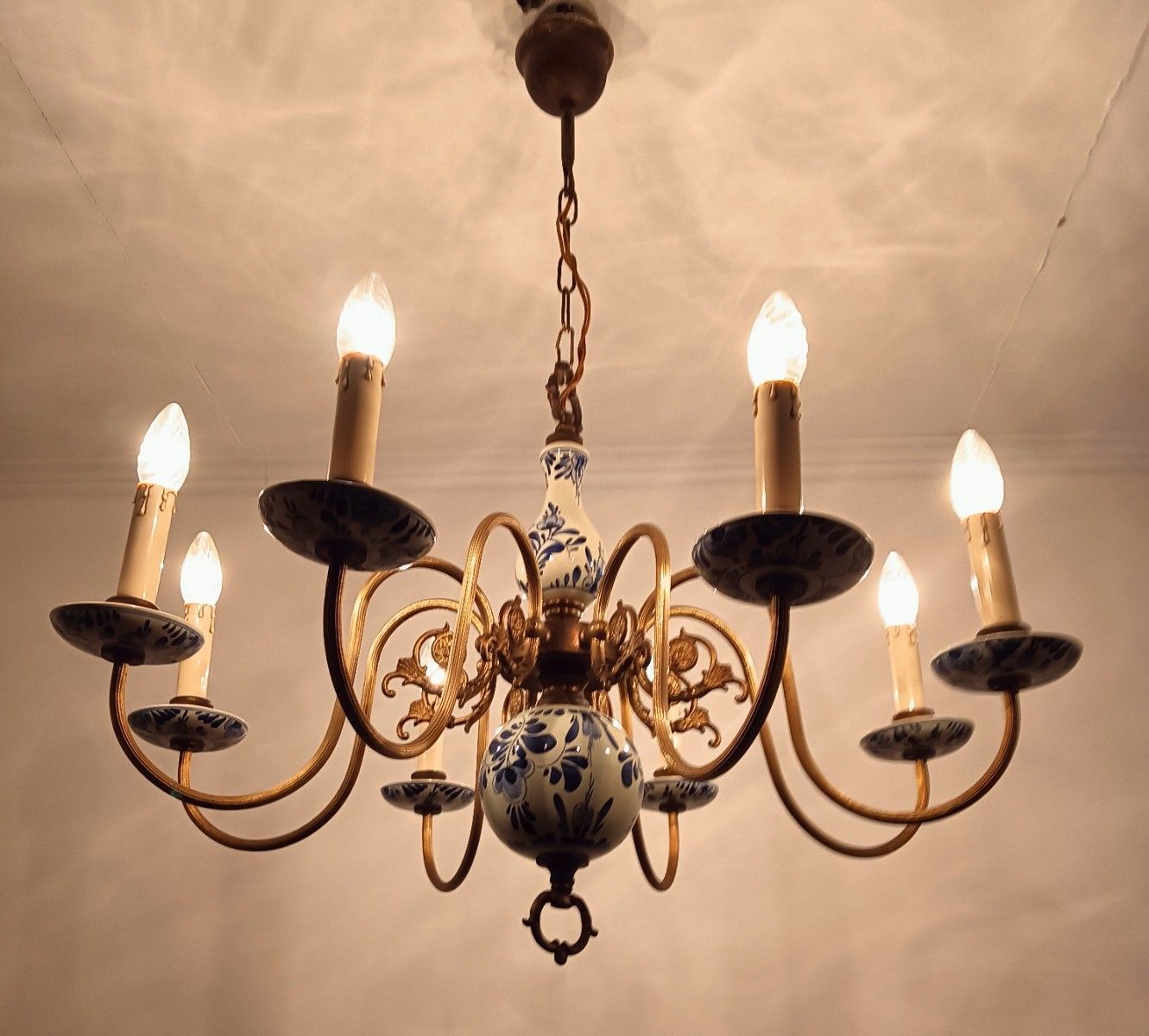 Dutch Delft Blue White Chandelier Porcelain Ornate Brass 8 Lights Arms Vintage F photo vintage