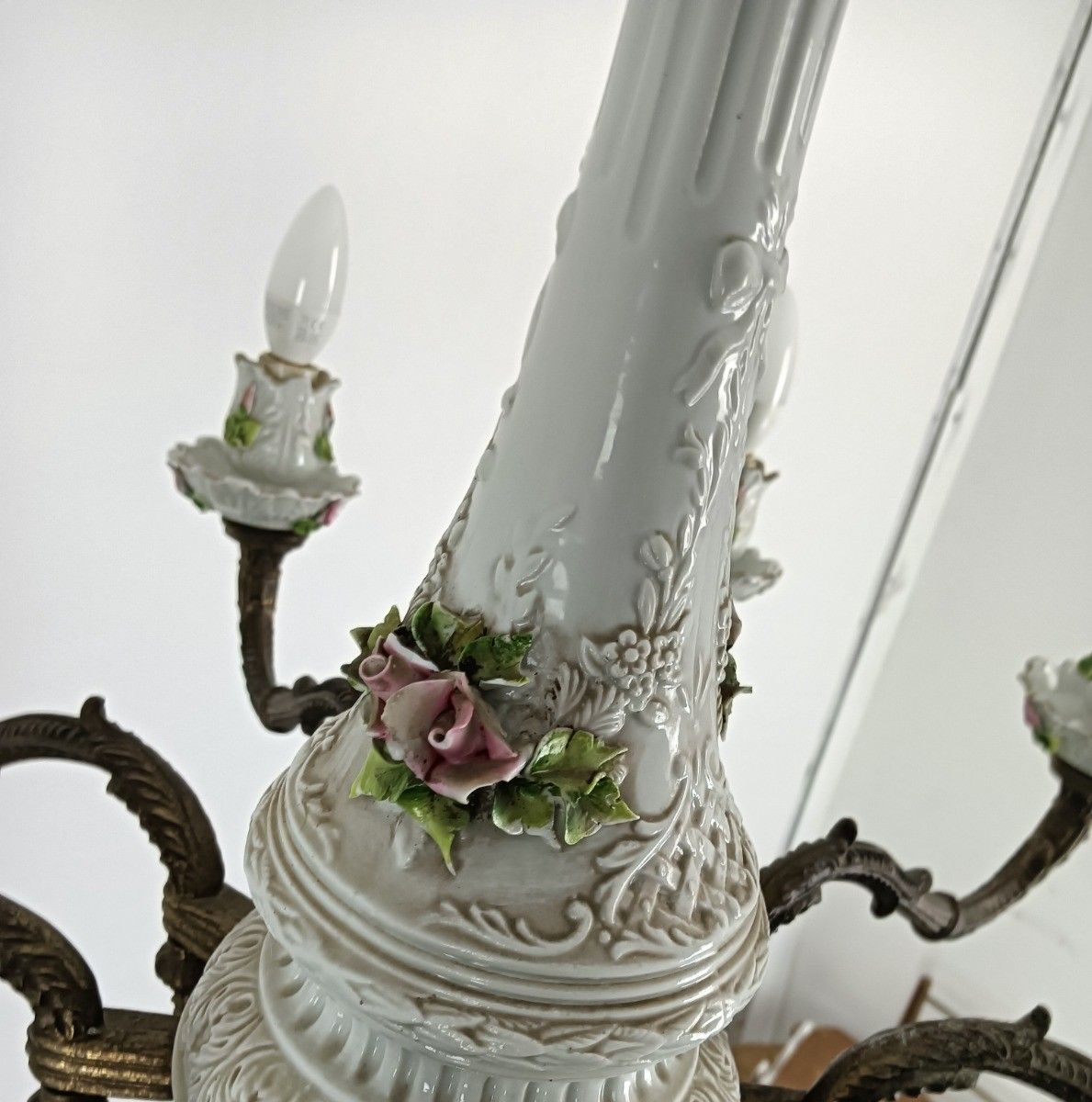Capodimonte Porcelain Bronze Chandelier 10 Arm Lights, White, Italy Vintage photo vintage