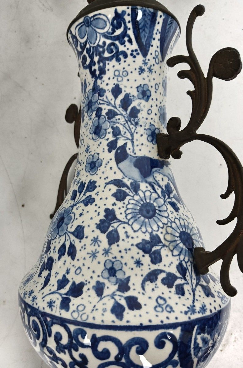 894.0 3 Piece Garniture Mantle Set Clock With Couple Candelabras Delft Blue White Porc photo