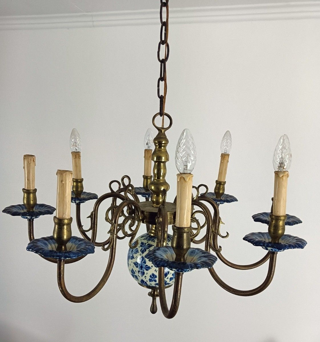 photo furniture Vintage Delft Blue White Chandelier 8 Arm Lights Marked Barn Style Gorgeous