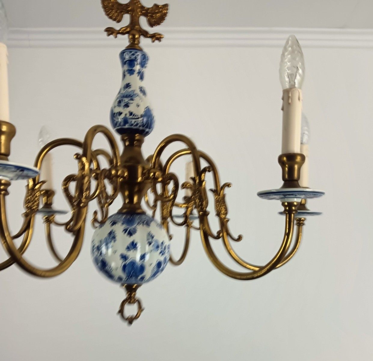 Delft Chandelier Fixture Blue White Porcelain Brass, 6 Arm Lights Barn Style photo vinterior