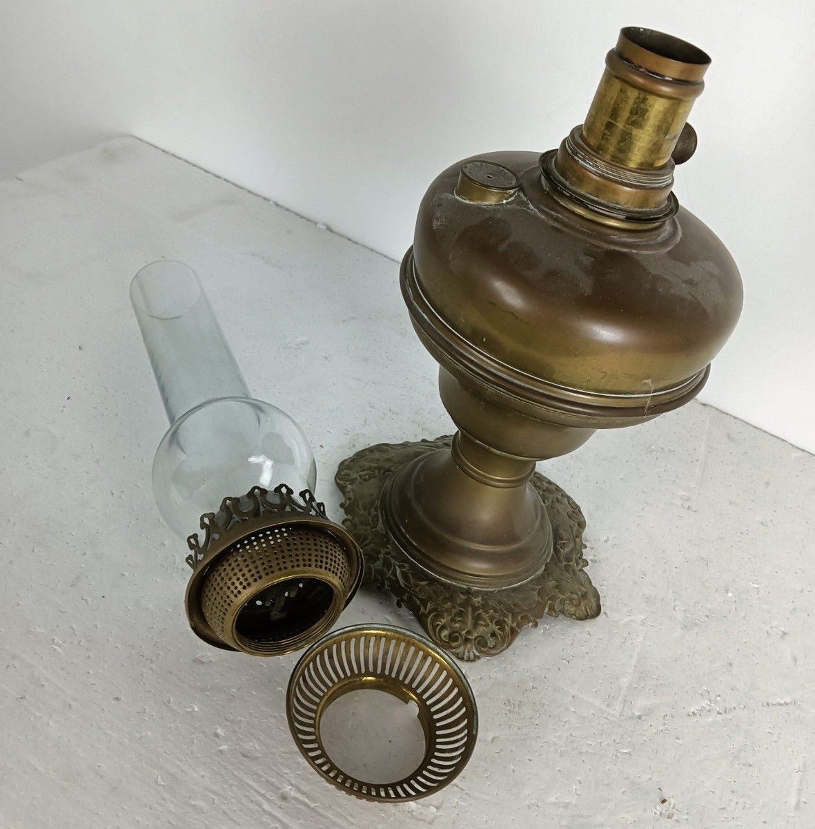 photo furniture Antique L&B Lb Oil Lamp Brass Lempereur Et Brevette Belgium Brass