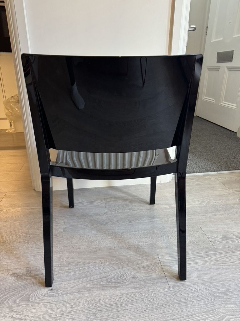 Kartell Liz Chairs (4 Chairs), Late 20th Century photo for sale
