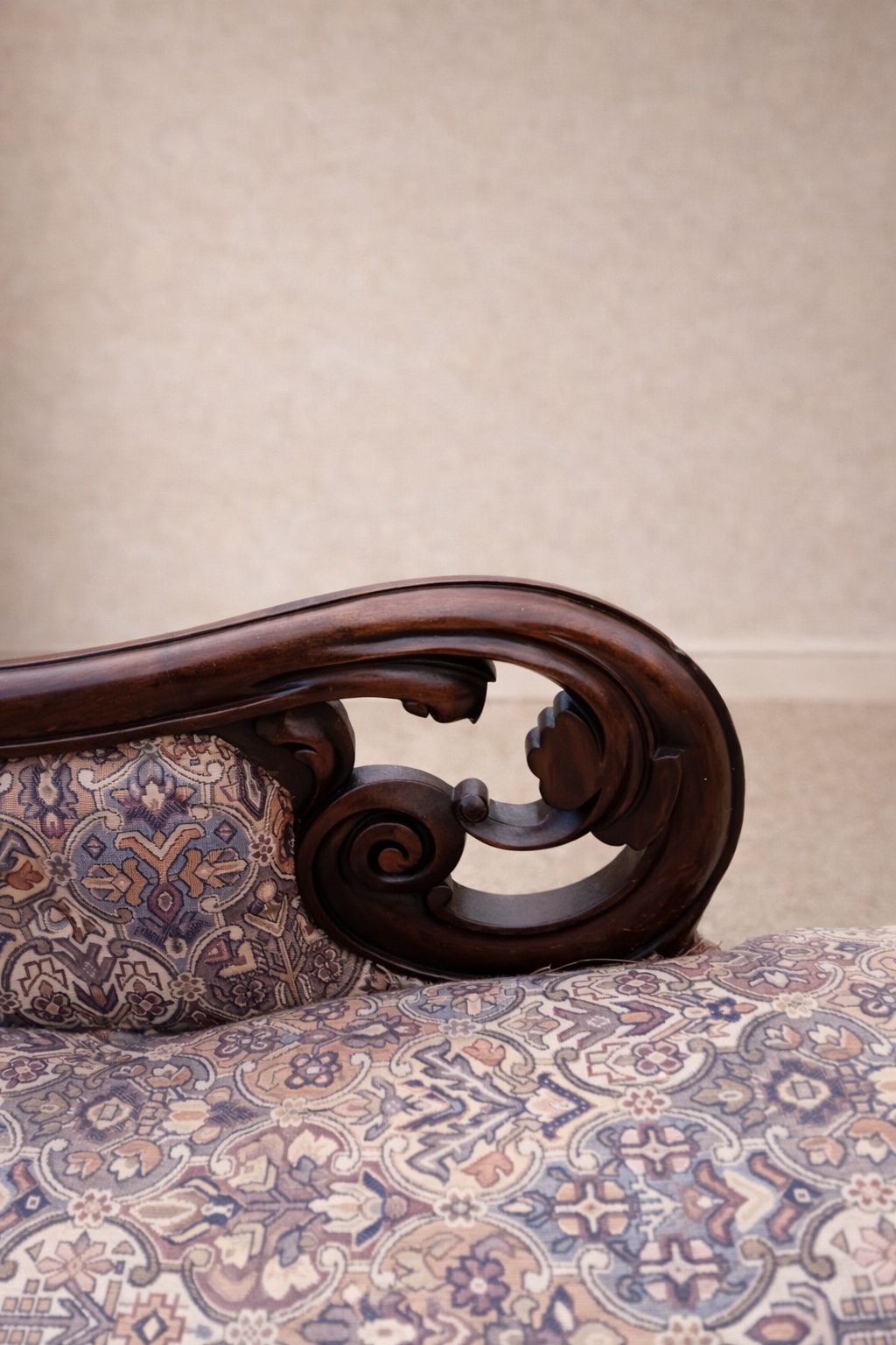 Victorian Mahogany Chaise Longue, Circa 1850 photo vinterior