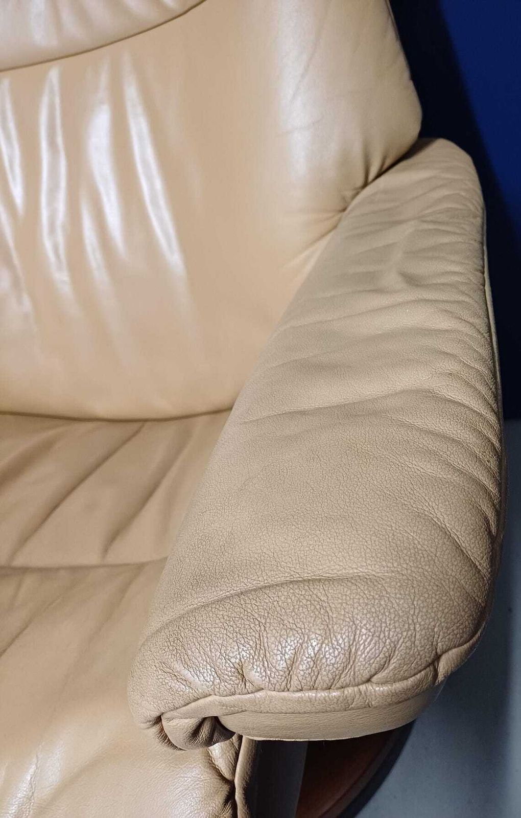 Ekornes Stressless Tan Leather Recliner Armchair And Footstool   Free Delivery Within 50 Miles, Further Afield At Cost. photo vinterior