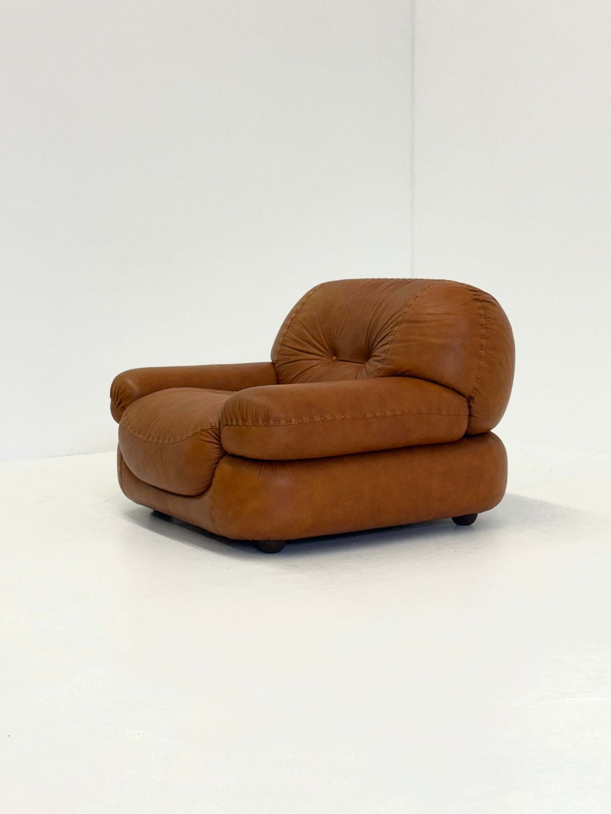 Cognac Brown Leather Sapporo Armchair For Mobil Girgi photo furniture