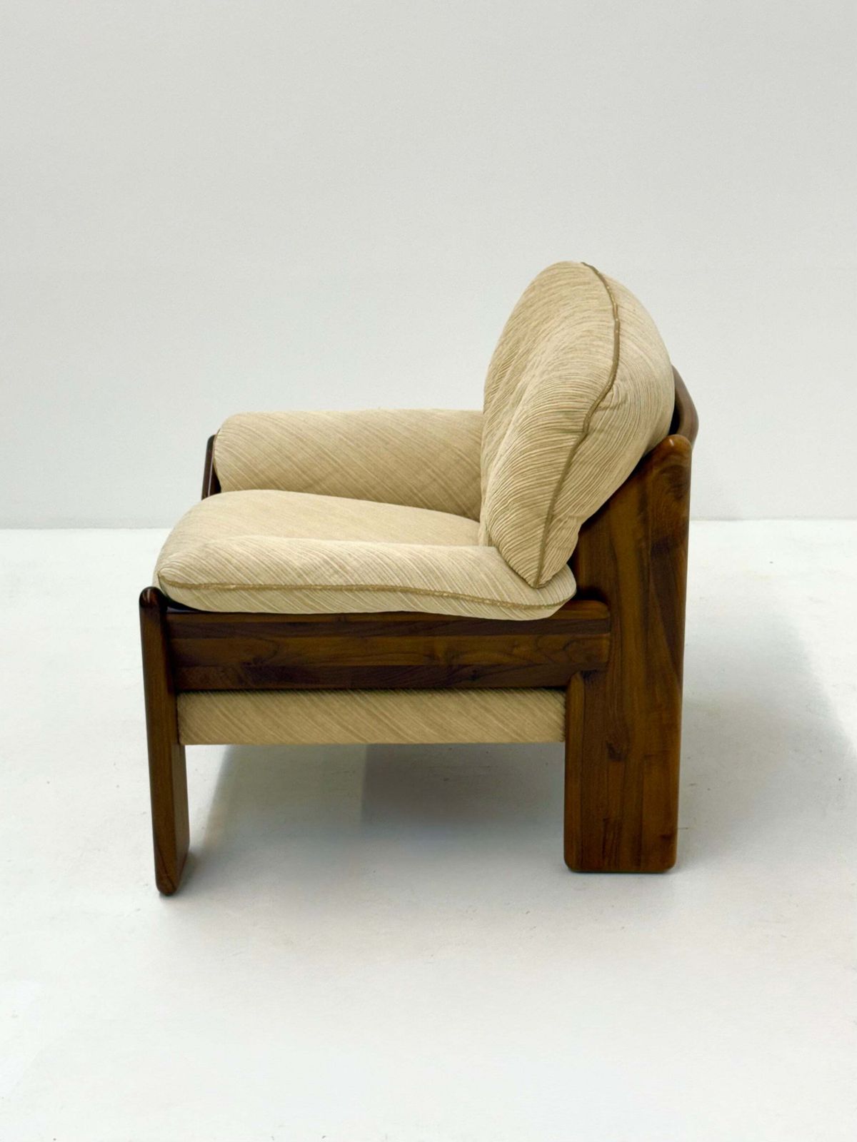 Sapporo Fauteuils Van Mario Marenco Voor Mobil Girgi photo 3000.0